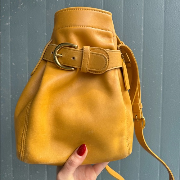 Vintage COACH Yellow buckle bag - Picture 1 of 14